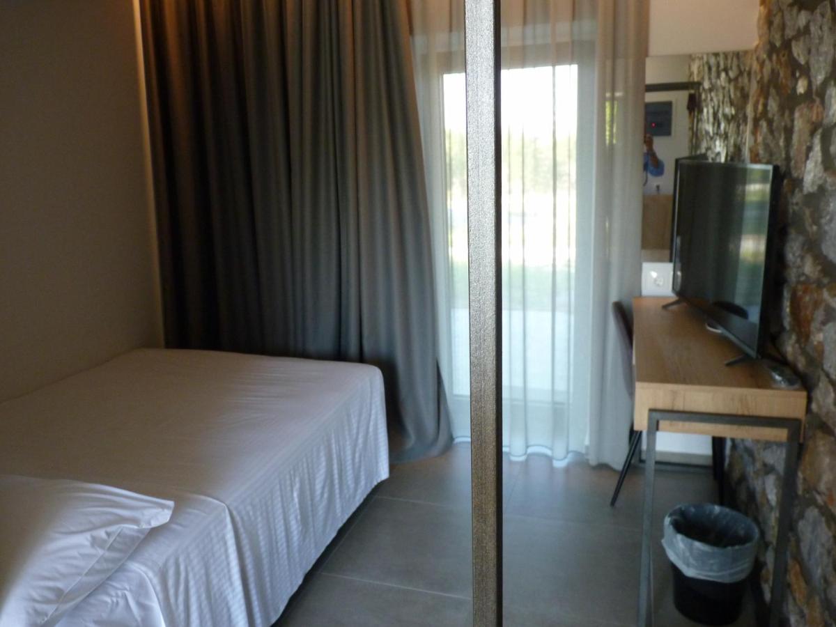 Comfort Suites & Rooms Larissa Exterior foto